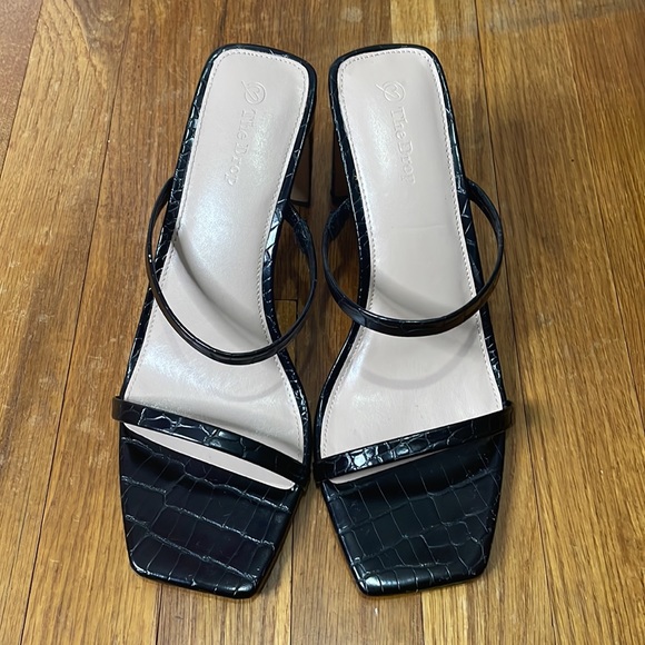 The Drop Avery Sandal - Picture 2 of 6